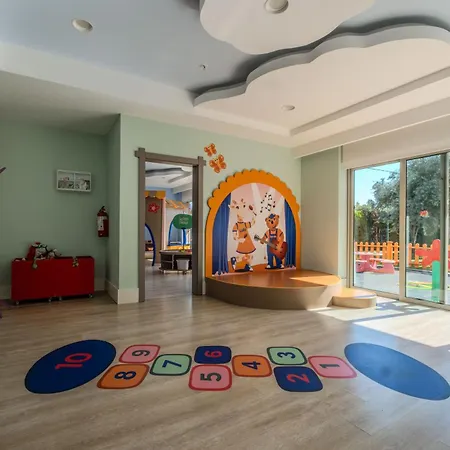 Barut Goia מלון 5*